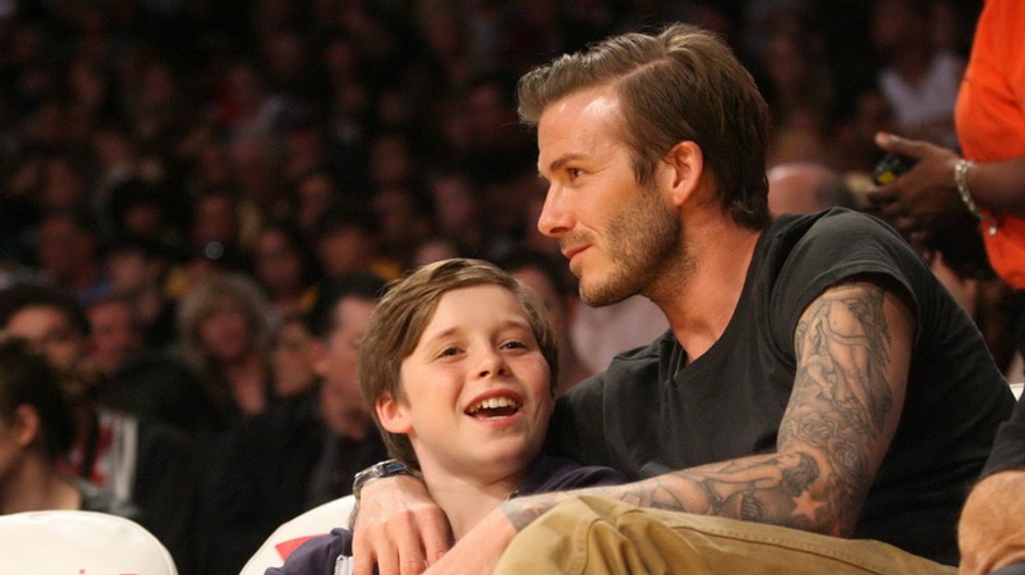 David Beckham so synom na basketbale
