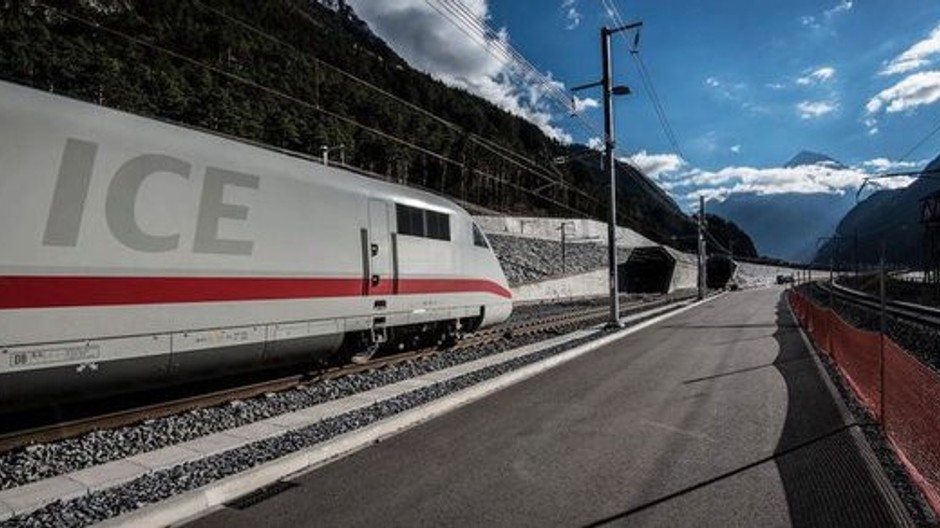 Najdlhší železničný tunel na svete