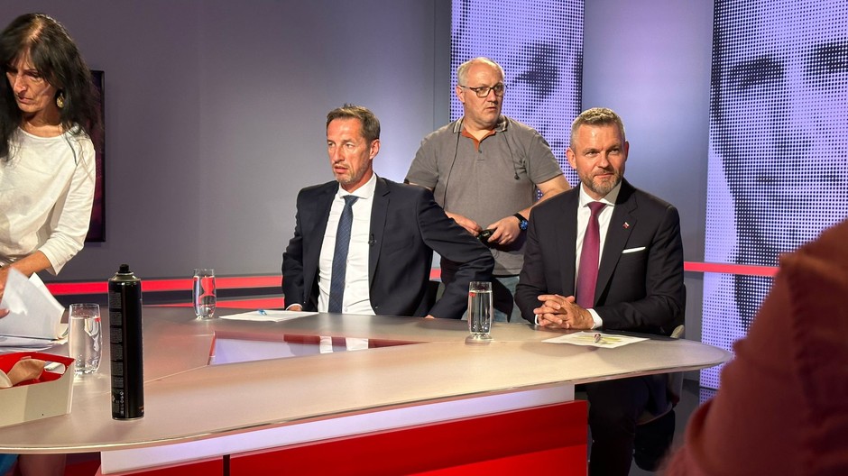 30d456fd-84d8-4b3e-8a57-84680847f34a