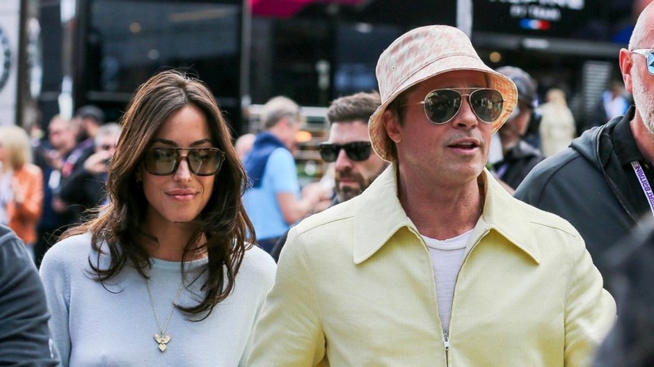 Brad Pitt s priateľkou