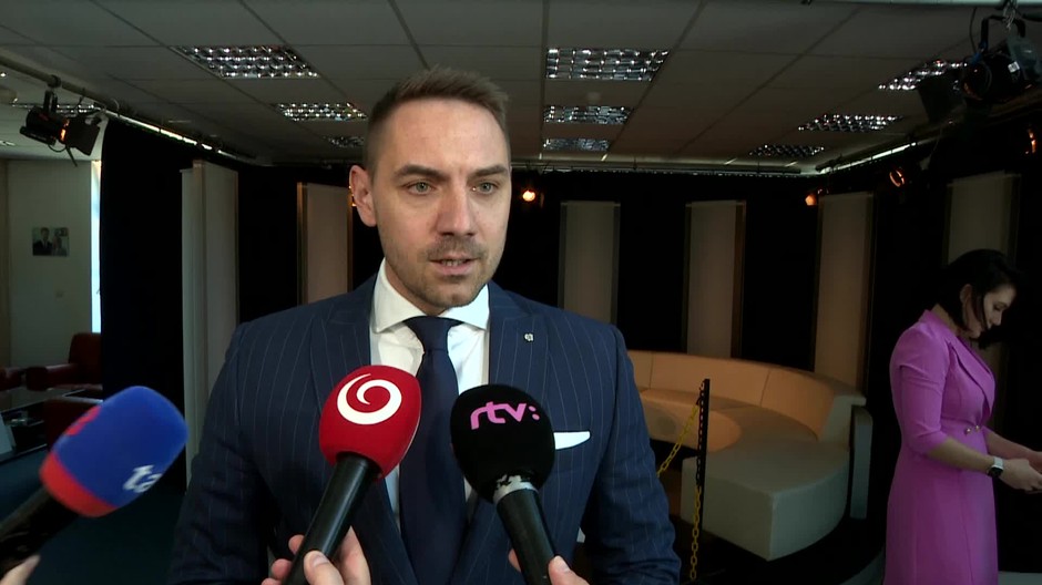 [multi] Politika Gyimesi 4820