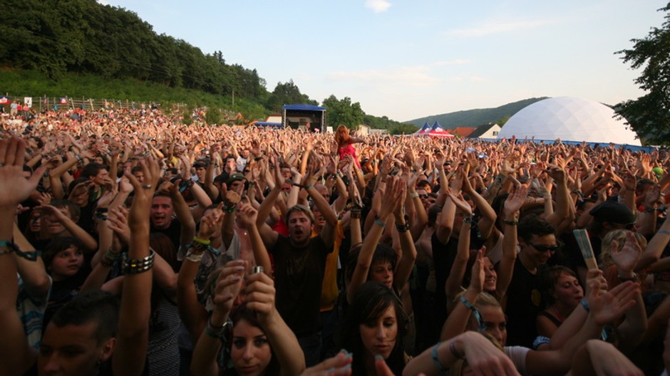 Dav ľudí na Žákovic open