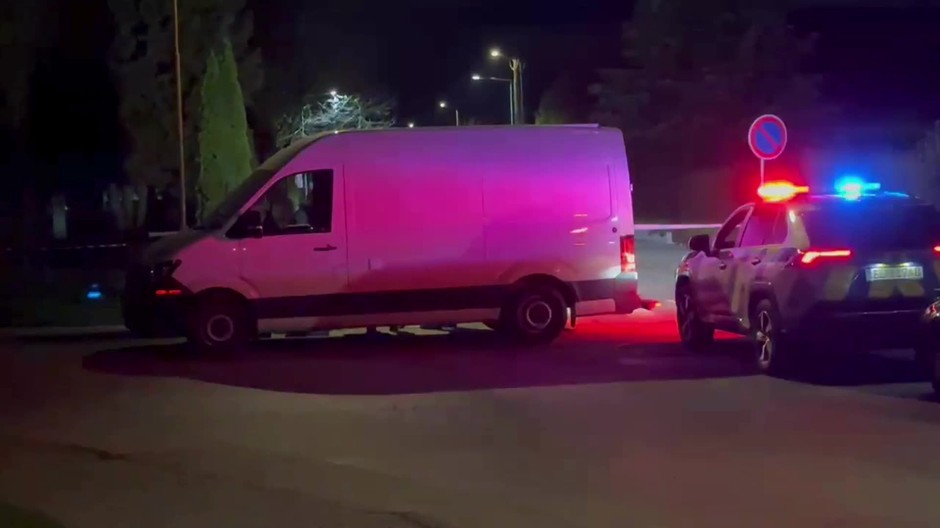 [multi] Zastrelená Senica policajné autá 427