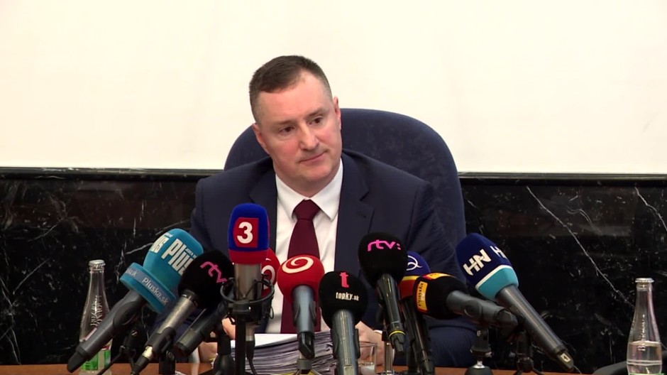 [multi] Tlačová konferencia Šufliarsky 590