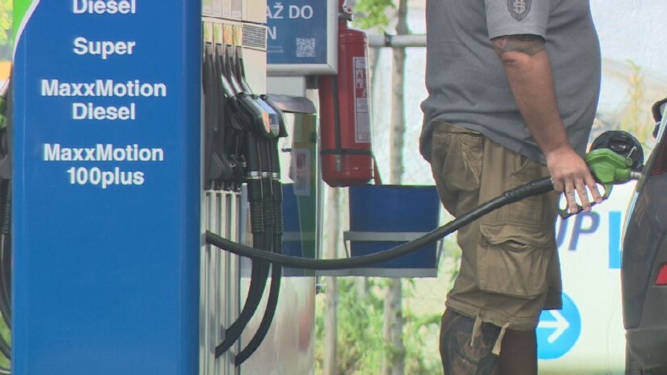 Ceny benzínu prestali rásť, dokonca mierne klesli (6)