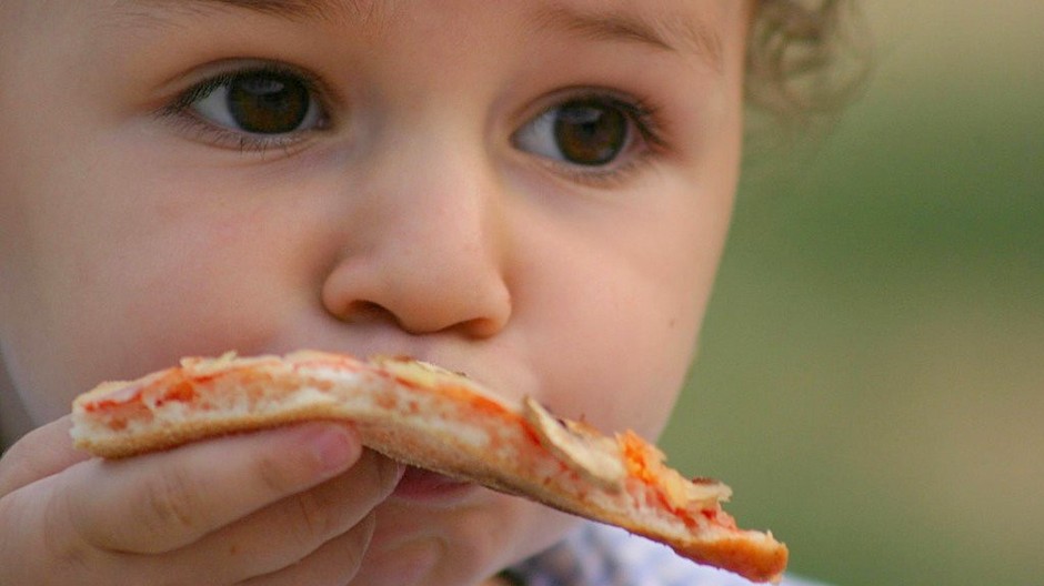 dieťa, pizza
