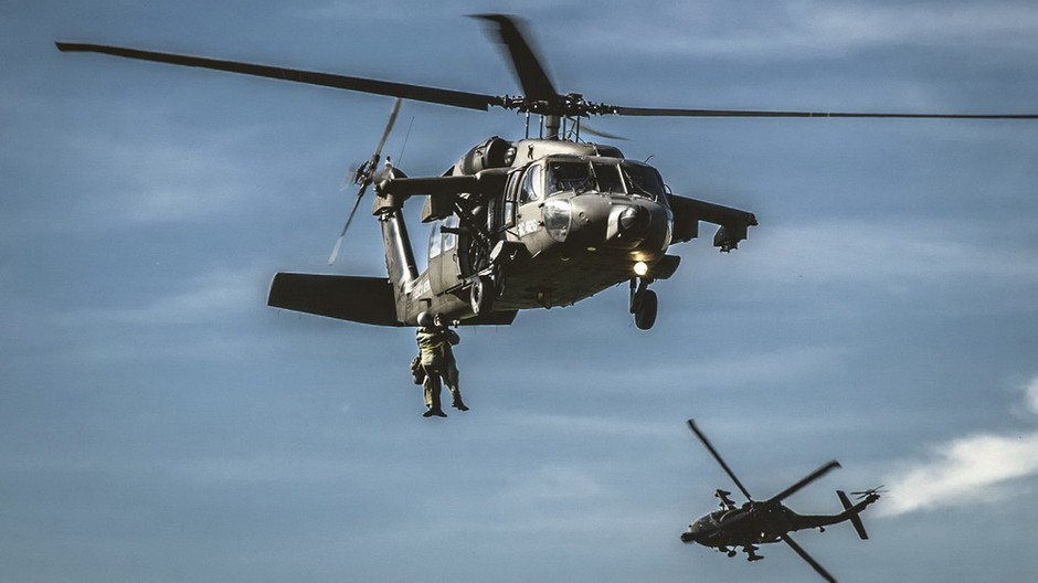 Vrtuľníky lietadlo Black Hawk