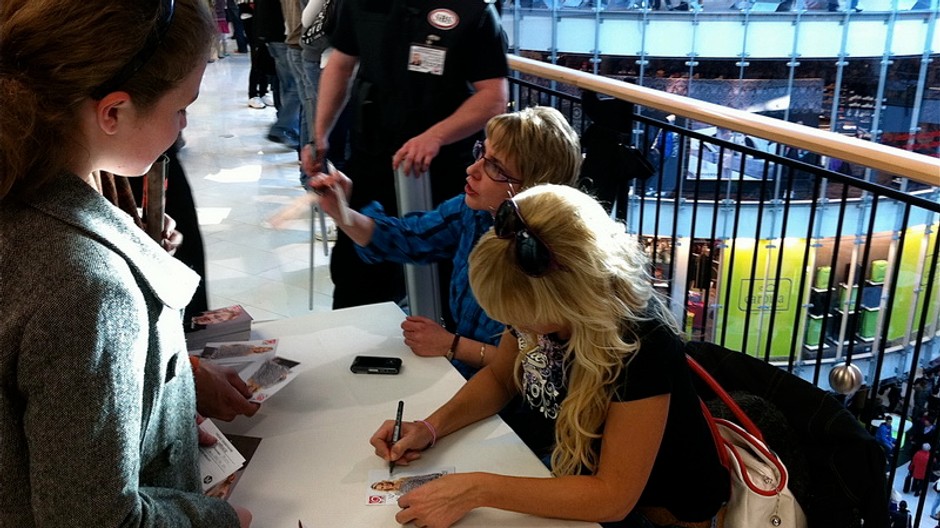 Autogramiáda JOJ cafe