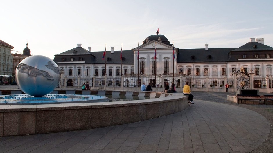 Prezidentský paláca Hodžovo námestie fontána