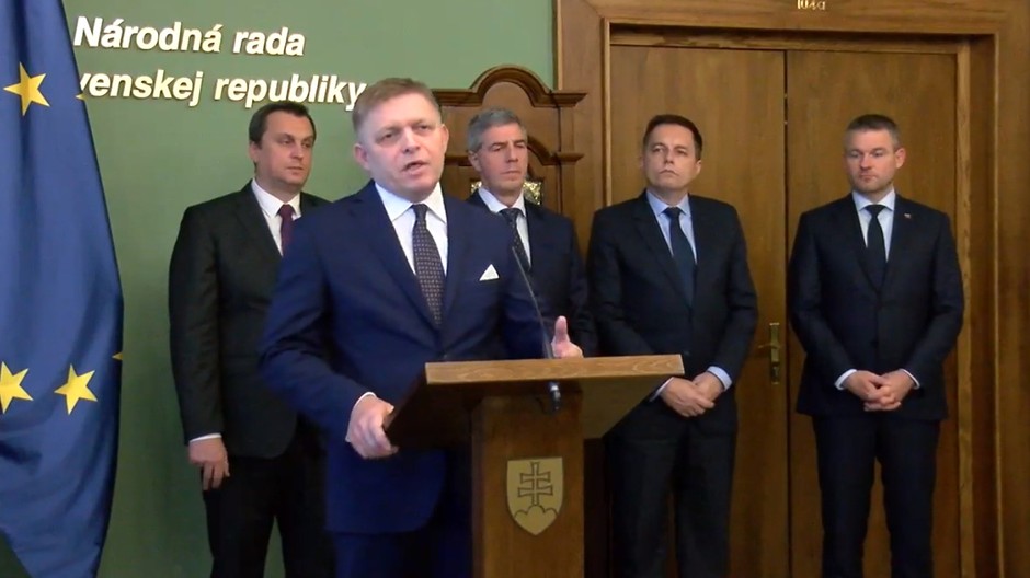 Tlačová konferencia k rozpočtu - Fico, Danko, Bugár, Kažimír, Pellegrini