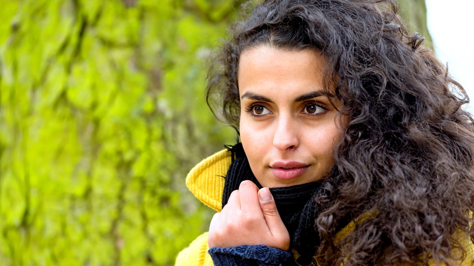 krásna baba kučery zima