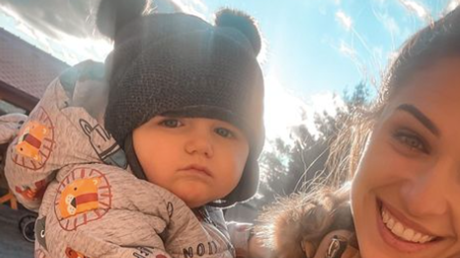 Lucie Holikova so synčekom