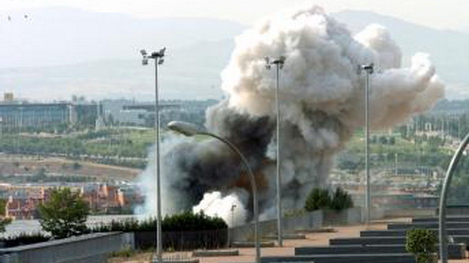 Výbuch, dym, Madrid, explózia