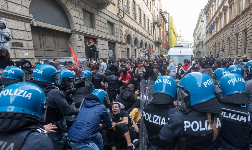 Drahý život vyhnal ľudí do ulíc: Protesty v Taliansku prerástli do násilia