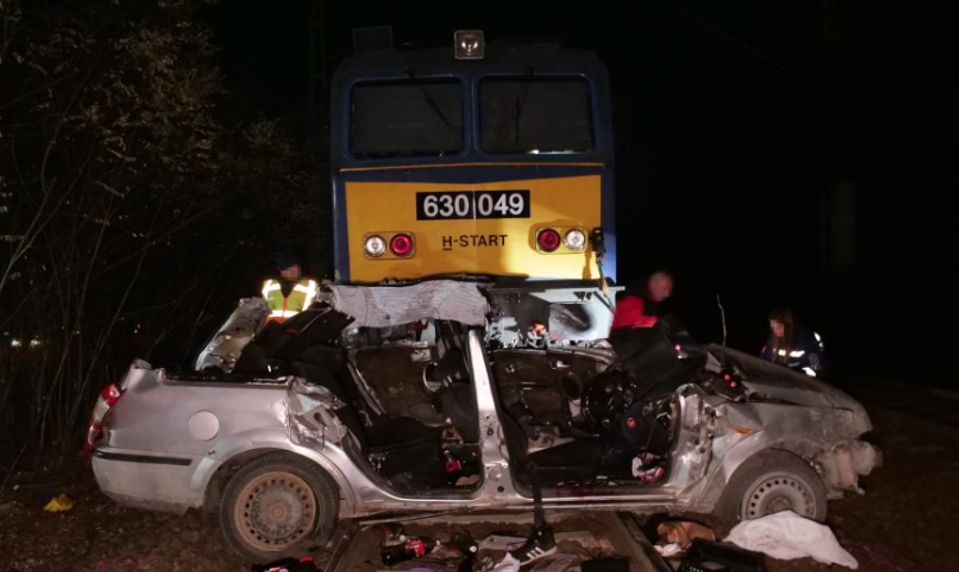 Nešťastie v Maďarsku: Zrážka vlaku s autom si vyžiadala šesť obetí
