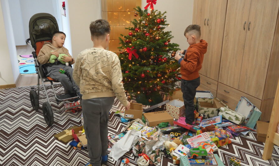 Darované Vianoce TV JOJ: Deti po smrti rodičov dostali nový domov vďaka pomoci darcov