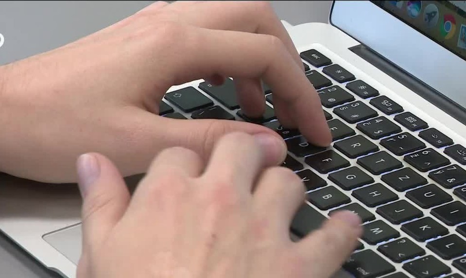 Jeden klik a prídete o všetko: Ako spoznať online podvodníka?