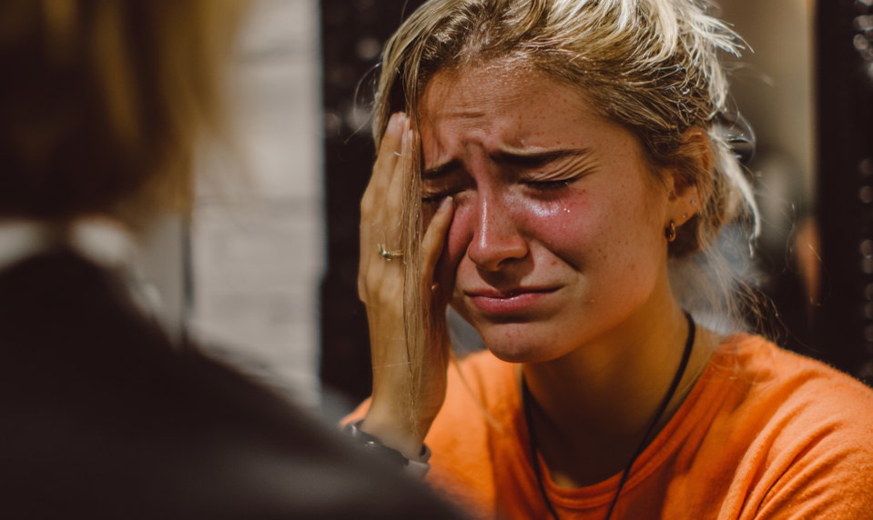 Ako to dopadne, keď si na vás kaderníčka vybije zlosť? Účes túto ženu skoro rozplakal!