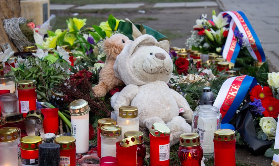 Praha si pripomína obete streľby na Karlovej univerzite. Od najväčšej českej tragédie uplynuli dva roky