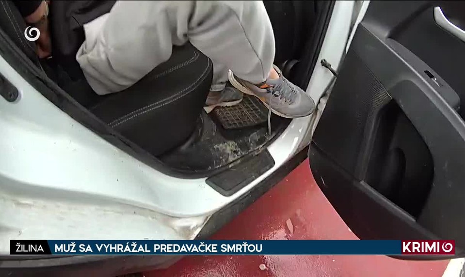 MUŽ SA VYHRÁŽAL PREDAVAČKE SMRŤOU