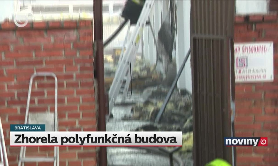 Zhorela polyfunkčná budova