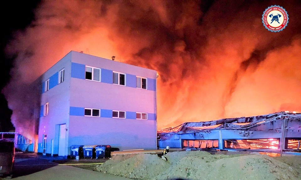 V Česku horelo výrobné centrum izraelských zbraní. Mohlo ísť o cielený útok?