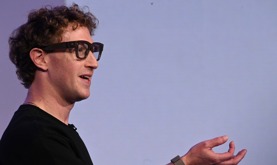 Zuckerbergova jachta mala ignorovať volanie o pomoc. Pomôcť stroskotancom musela vzdialenejšia loď