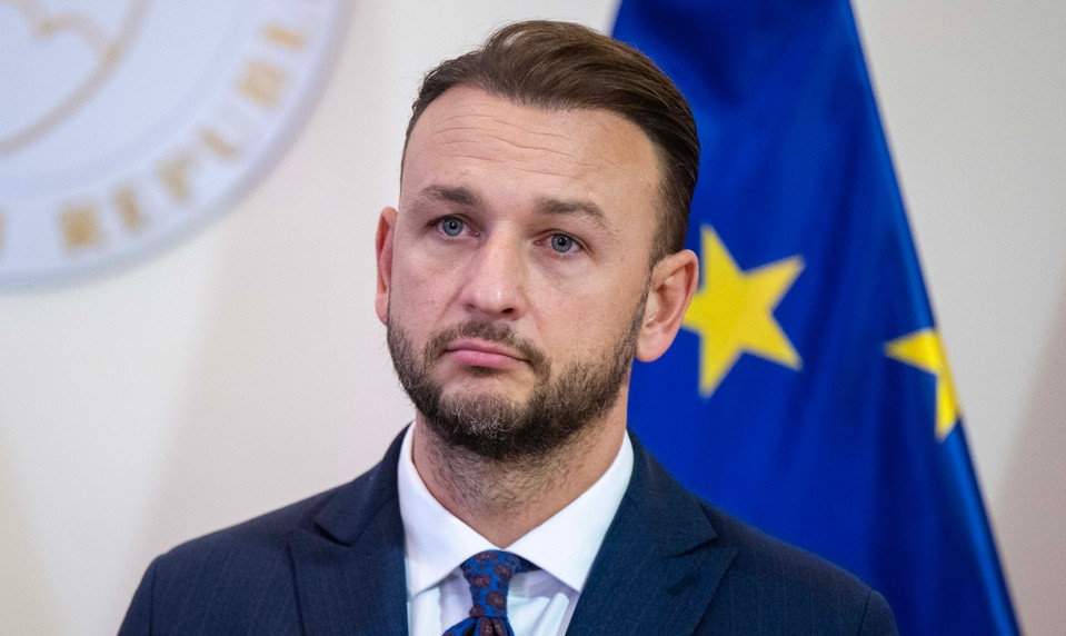 Rušenie Úradu na ochranu oznamovateľov: Podľa opozície sa Šutaj Eštok snaží zbaviť nezávislej kontroly