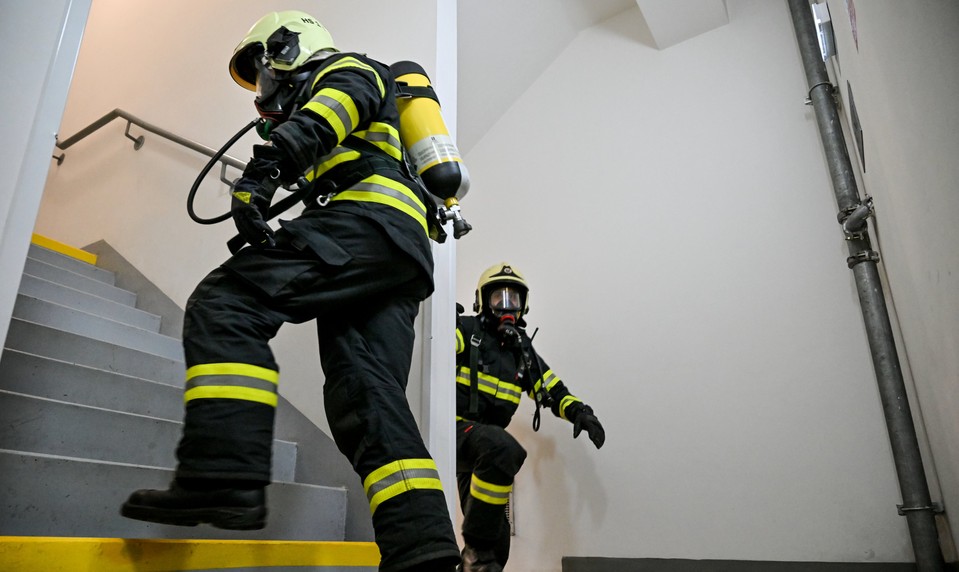 V Česku horelo výrobné centrum izraelských zbraní. Mohlo ísť o cielený útok?