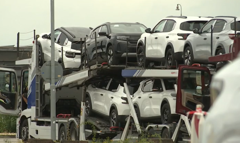 Slovensko v tieni neistoty: Eurokomisia znižuje prognózy rastu