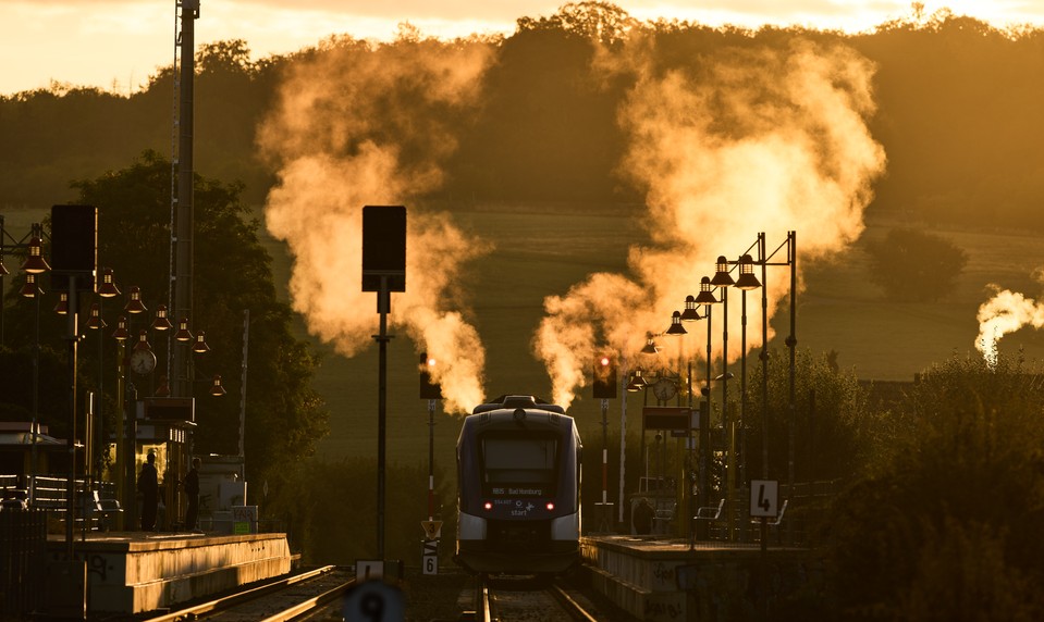 Vlaková doprava v Nemecku je čiastočne prerušená. Páchatelia vytrhli železničné káble