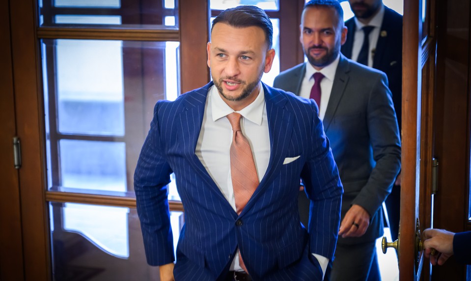 Šutaj Eštok žiada zrušenie kontumačného rozsudku v spore s čurillovcami