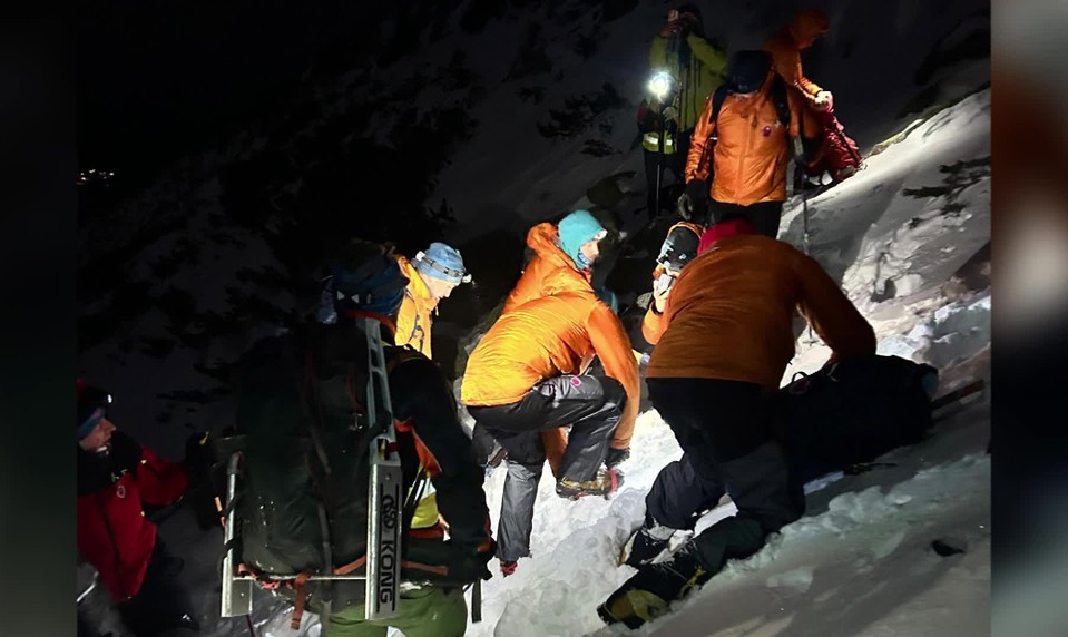 Takmer fatálny výlet: Nepočujúci český turista ignoroval uzáveru, v strmom teréne padal 250 metrov