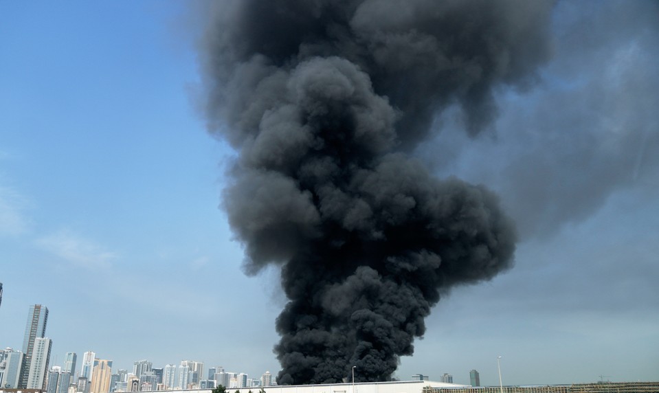 Výbuchy a drahé lety domov. Slováci opisujú situáciu v Dubaji: „Otriasali sa nám okná.“