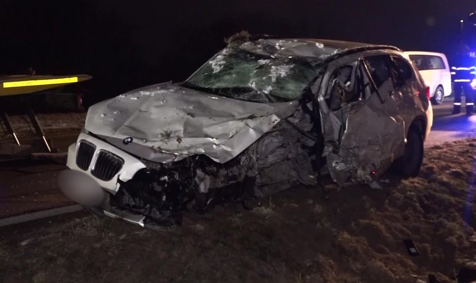 Vodič prešiel do protismeru: Jeden muž prišiel o život a dve deti sa zranili