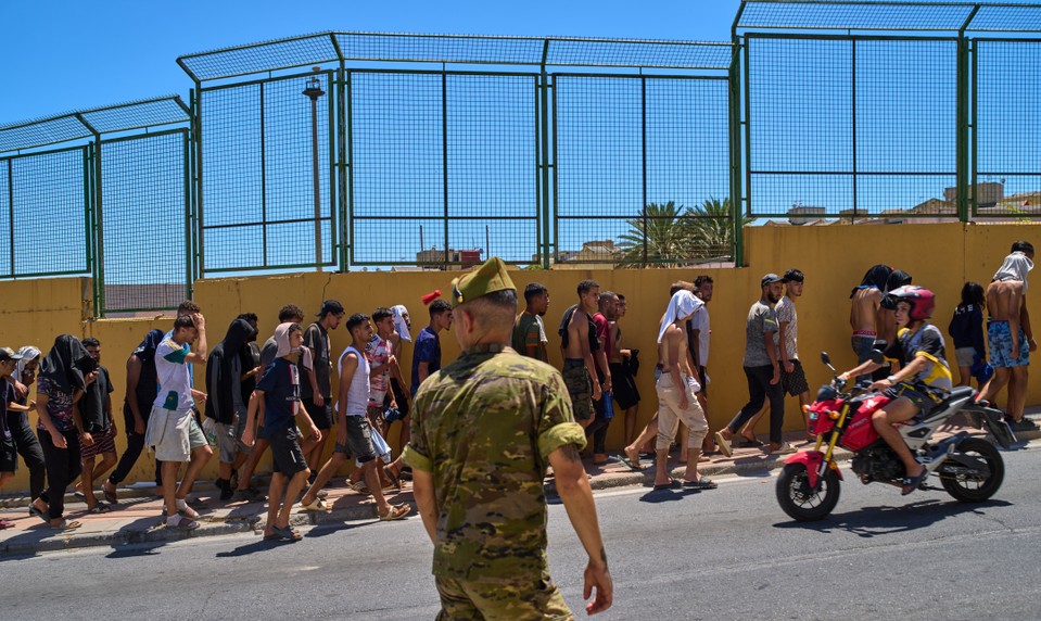 EÚ plánuje sprísniť migračnú politiku, predstaví ju tento týždeň