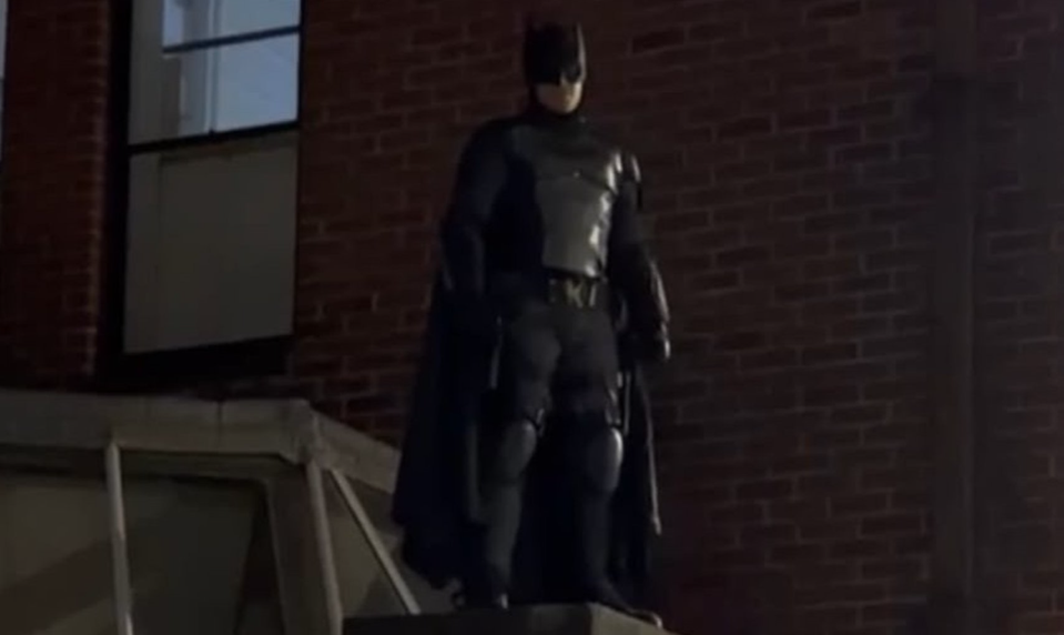 Batman zasiahol priamo v uliciach. V kostýme prenasledoval zlodeja kabelky