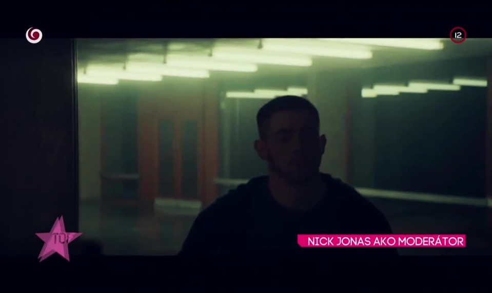 Nick Jonas ako moderátor