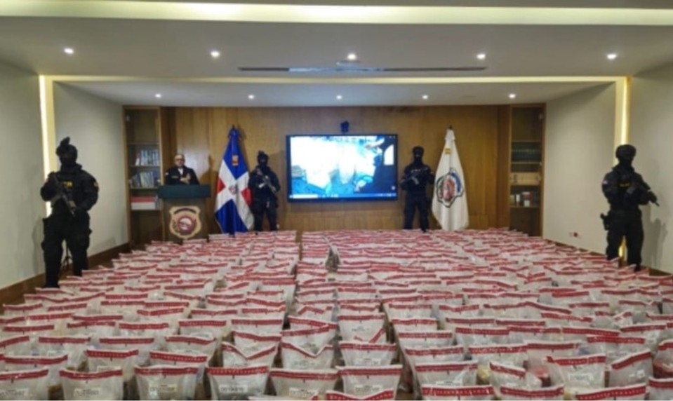 Polícia obvinila desať ľudí v rámci operácie Linea, súvisí s kokaínom za 175 miliónov