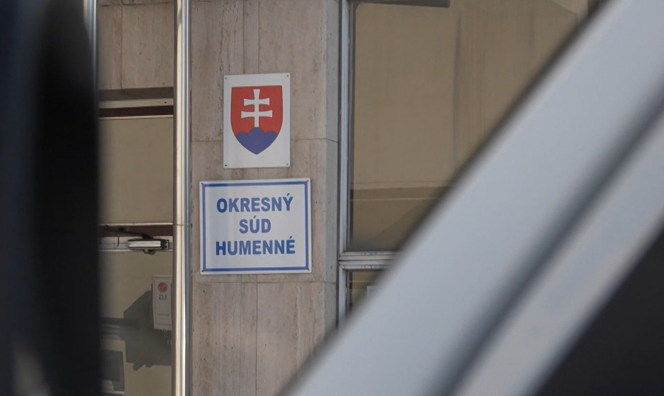 Krajský súd rieši policajtov z Humenného. Podľa obžaloby mali kryť priestupky
