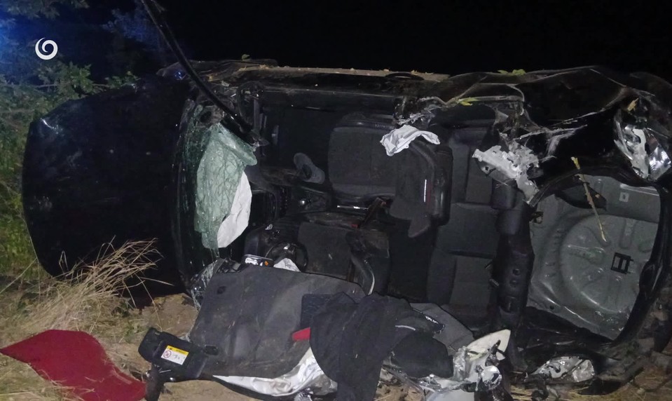 Auto po nehode skončilo prevrátené v priekope: Dvaja mladí spolujazdci zomreli