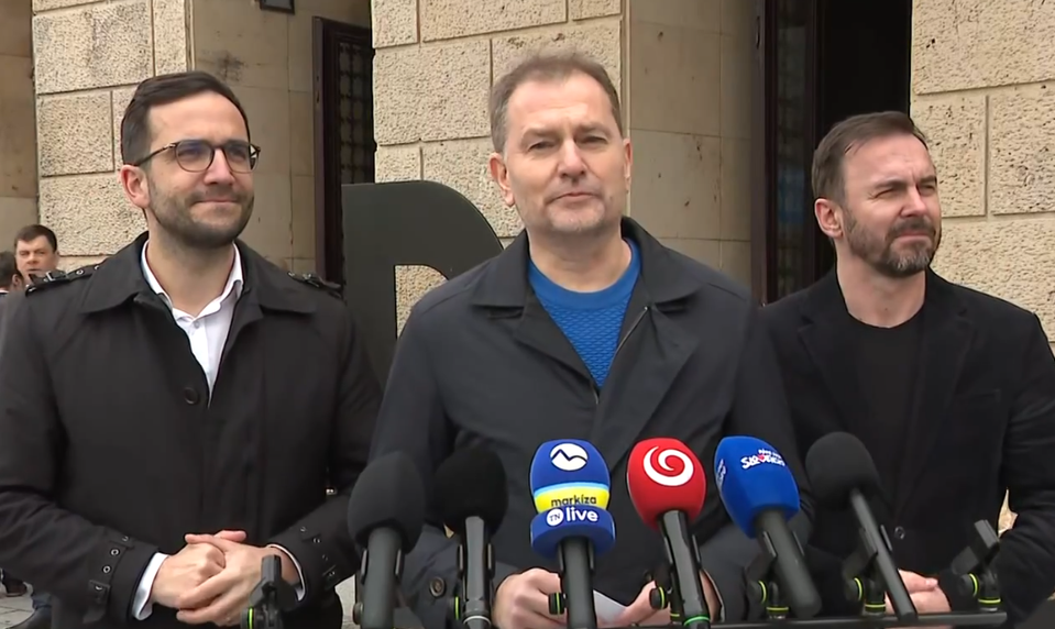 Tlačová beseda: Hnutie Slovensko reaguje na snem PS