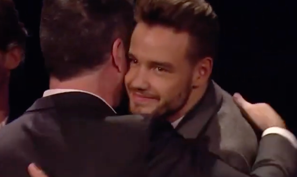 Smrť  speváka z One Direction sa dotkla aj jeho objaviteľa! Podiel na tragédii ale ODMIETA!