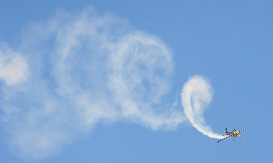 Pri Malorke sa zrútilo akrobatické lietadlo. Zomrel pilot a jeho syn