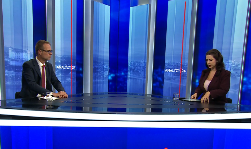 Analýzy 24: „Chladenie izieb nie je luxus.“ Szalay a Baláž sa dostali do sporu o stave nemocníc