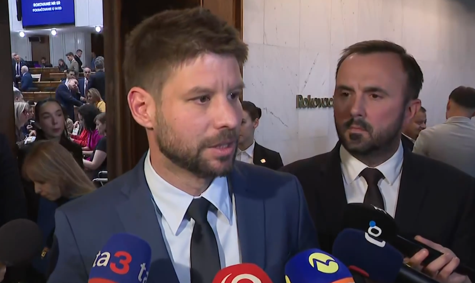 Opozícia kritizuje rozpočet: Vláda zadlžuje Slovensko o miliardy, hrozí bankrot