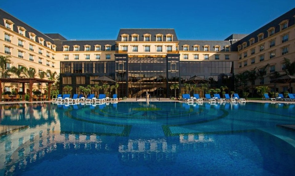 Šok pre dovolenkárov v Egypte. V luxusnom hoteli s nimi žilo 150 teroristov