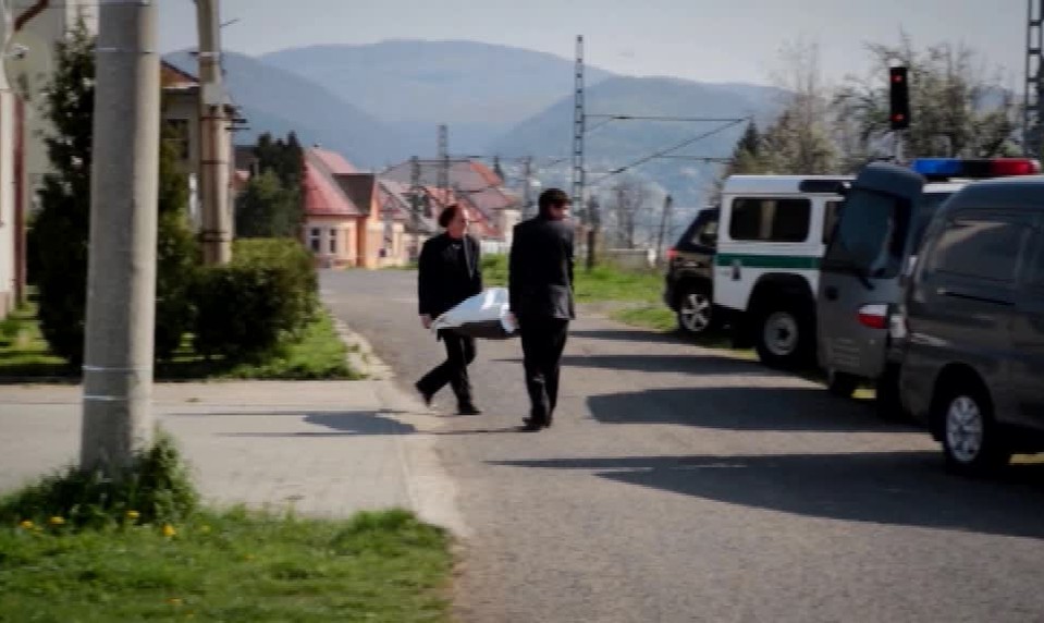 Obvinení z vraždy otca vinu stále popierajú, hrozí im doživotie