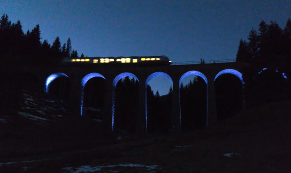 Symbol Horehronia sa pred Vianocami rozžiaril: Chmarošský viadukt prvýkrát svieti