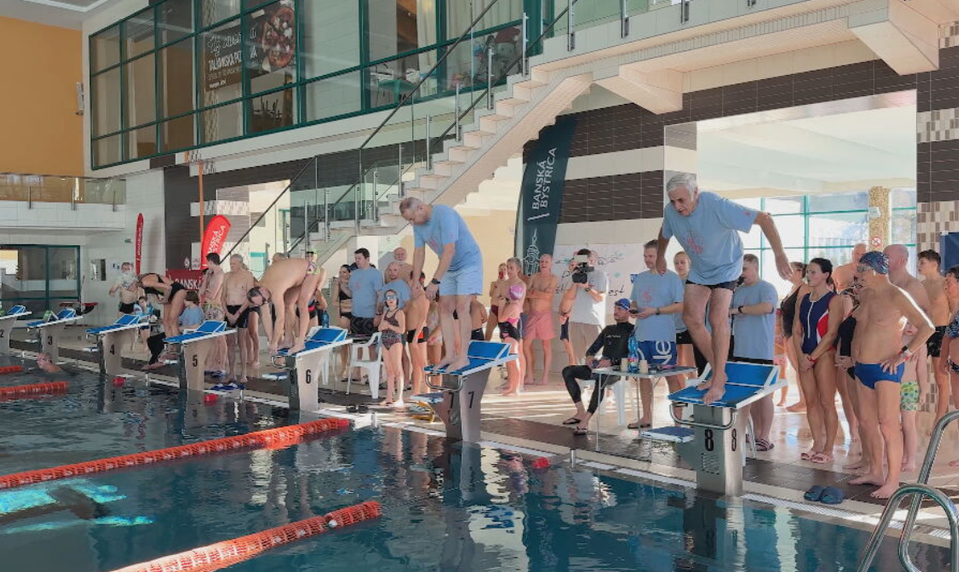 Po sviatkoch rovno do vody: Plavecká 24-hodinovka spojila všetky generácie